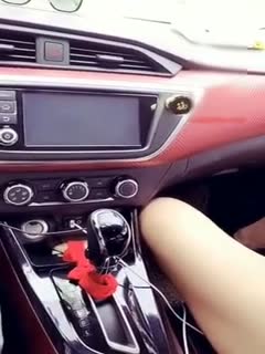 【國產】現在的主播膽真肥美女主播(R8和姨夫)大白天直接把車