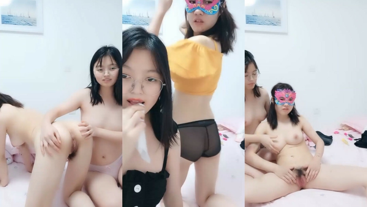 幸福老哥双飞童颜巨乳00后嫩妹长相清纯诱人粉穴，双女互摸掰穴海报剧照