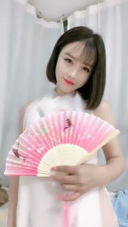 新下海古典美仙女_【迷你小公主】_清風玉扇,優雅漏奶扒逼