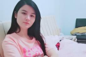 寂寞少妇一顿开场白就开始干自己
