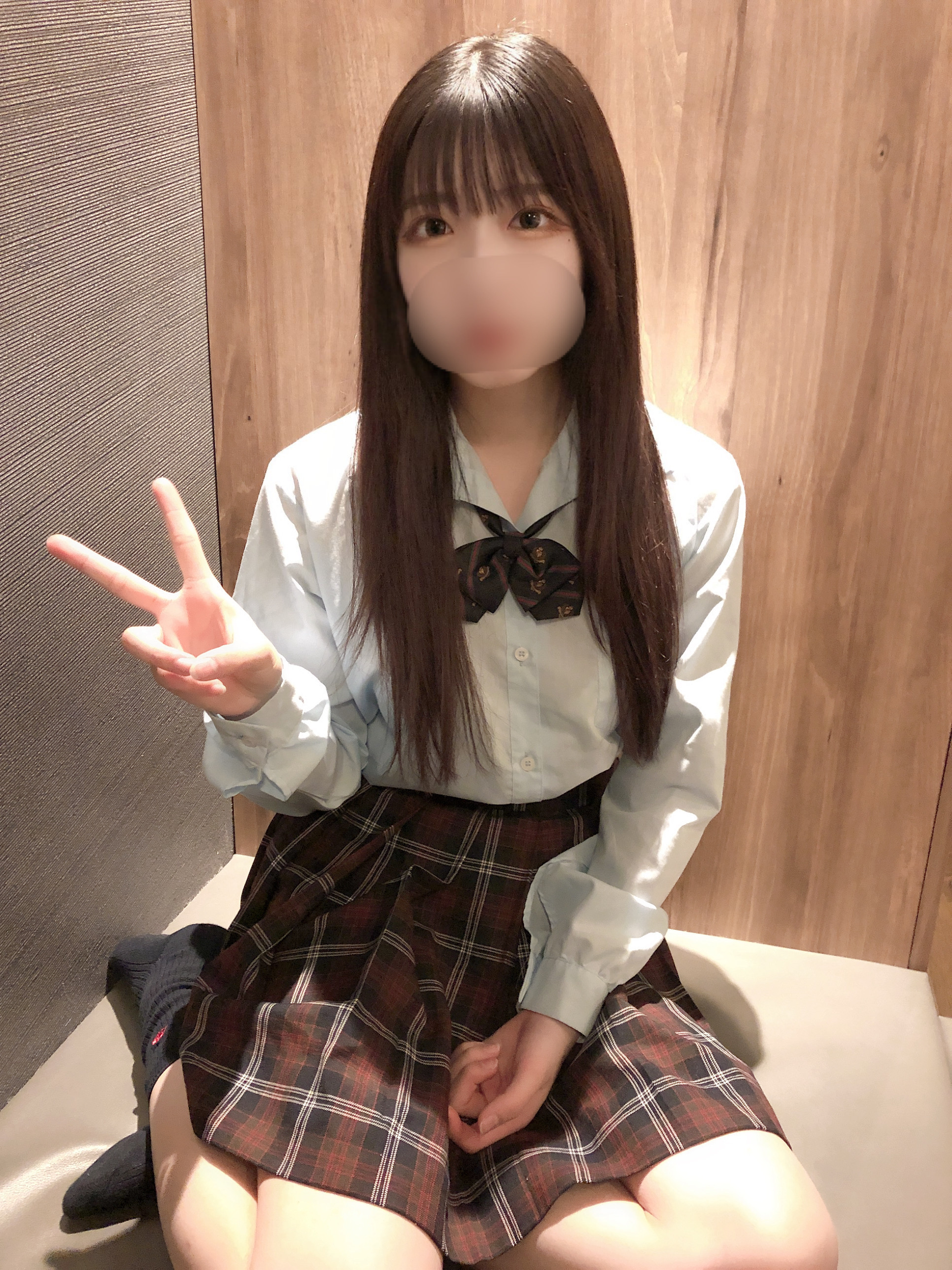 FC2-4233647数量限定お得なセット販売ございます2023年最後に奇跡が起きました…乃⚪︎坂の与⚪