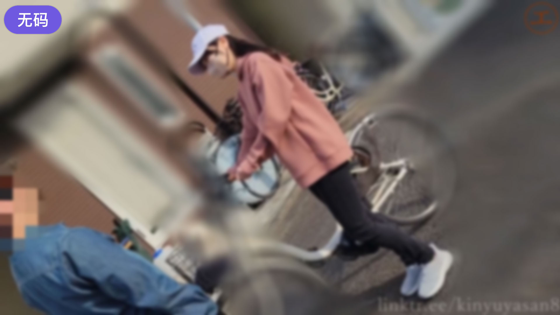FC2-4323223※期間限定※個人家庭的で溌剌ボディな主婦自宅リビングで電マでオナニーさせた動画に