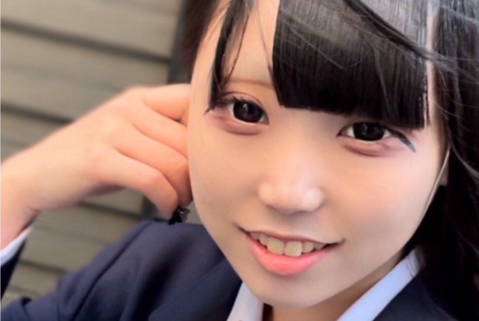 FC2PPV4077629無男心をくすぐるｲﾓｵﾄ系地下アイドルくれはちゃん美マンで美尻で18歳♪下校途中のフレッシュJ○に大量種付け